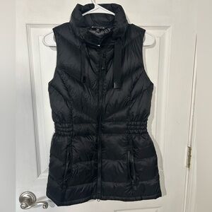 Athleta Banner Peak Down Vest in Black, Size XS. EUC Puffer, dual zipper.